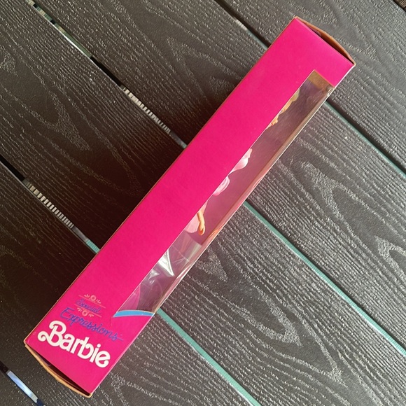 NRFB Vintage 1990 Woolworth’s Special Edition ~ Special Expressions Barbie 🌸 - Picture 8 of 11
